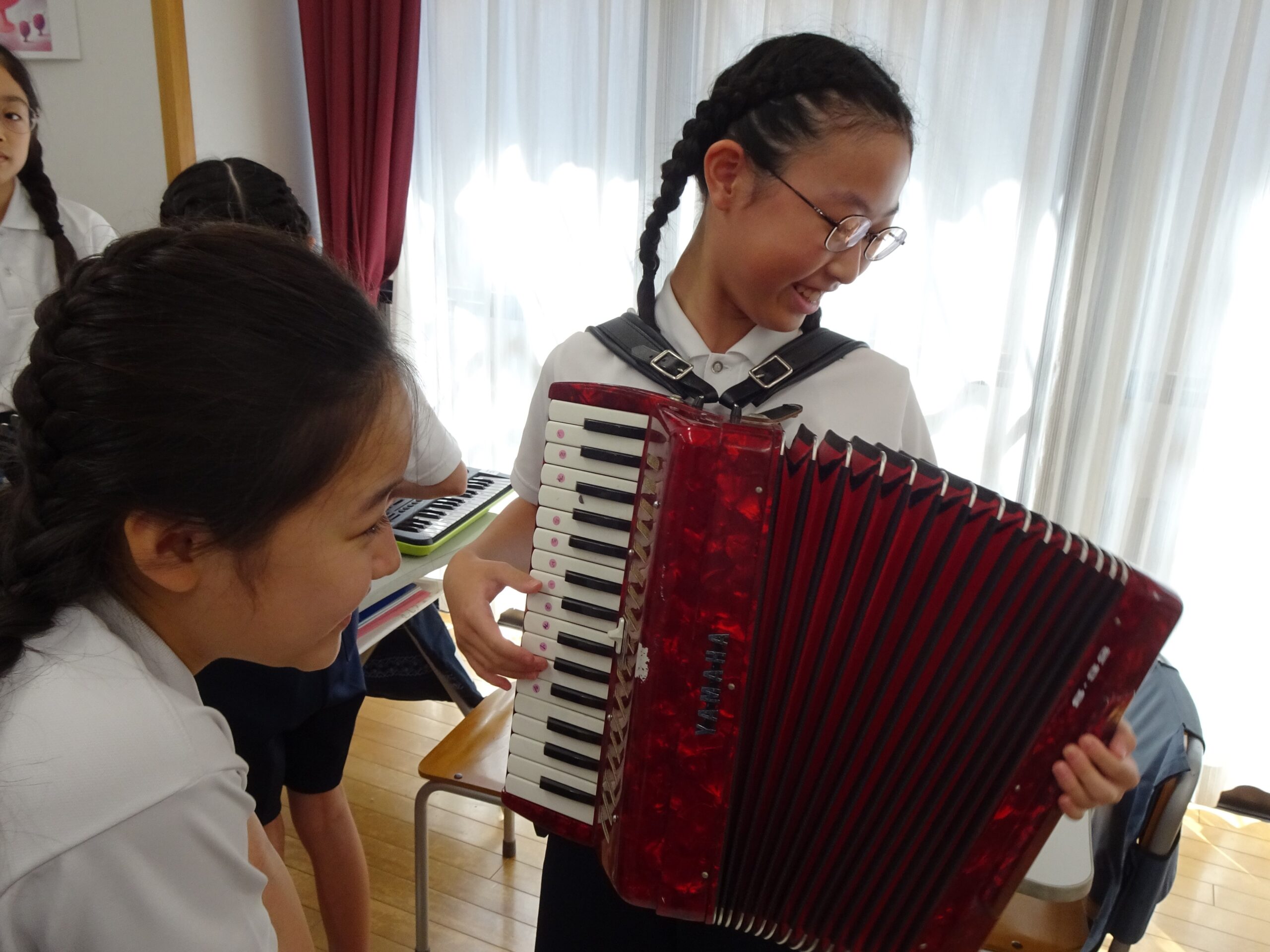 アコーディオン YAMAHA SOPRANO 32 アコーディオン YAMAHA SOPRANO 32