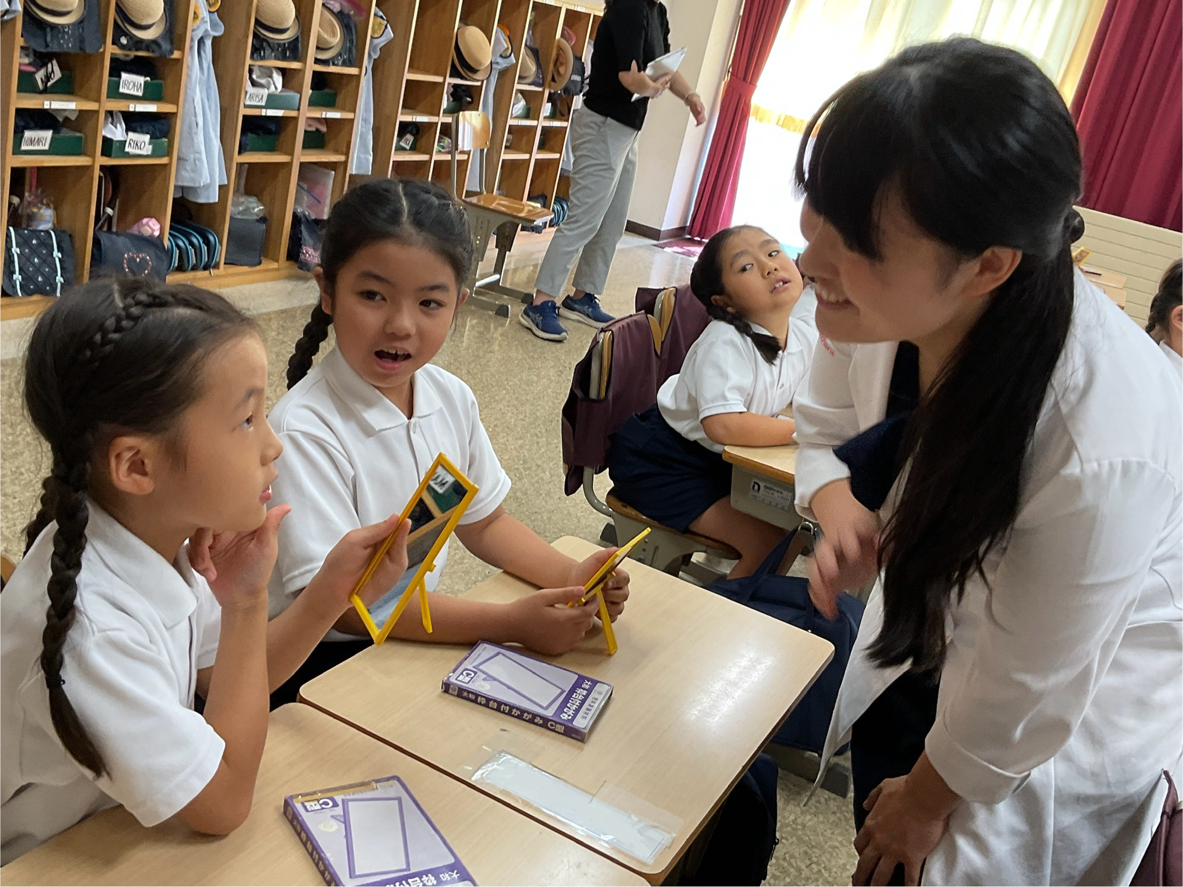 歯の授業と赤染め体験(1年生) | NEWS & TOPICS | 白百合学園小学校