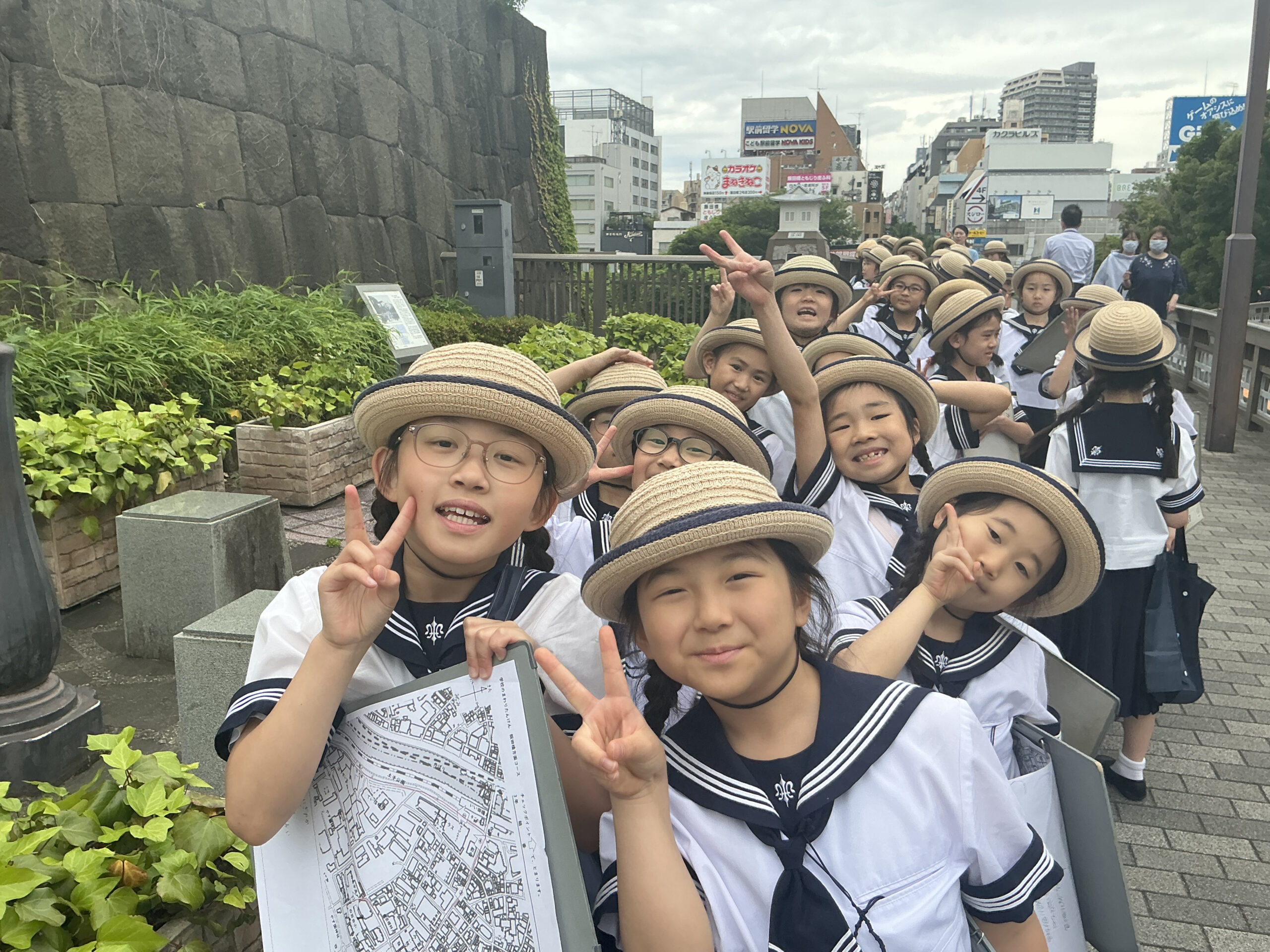 学校のまわりたんけん（3年生社会科） | NEWS & TOPICS | 白百合